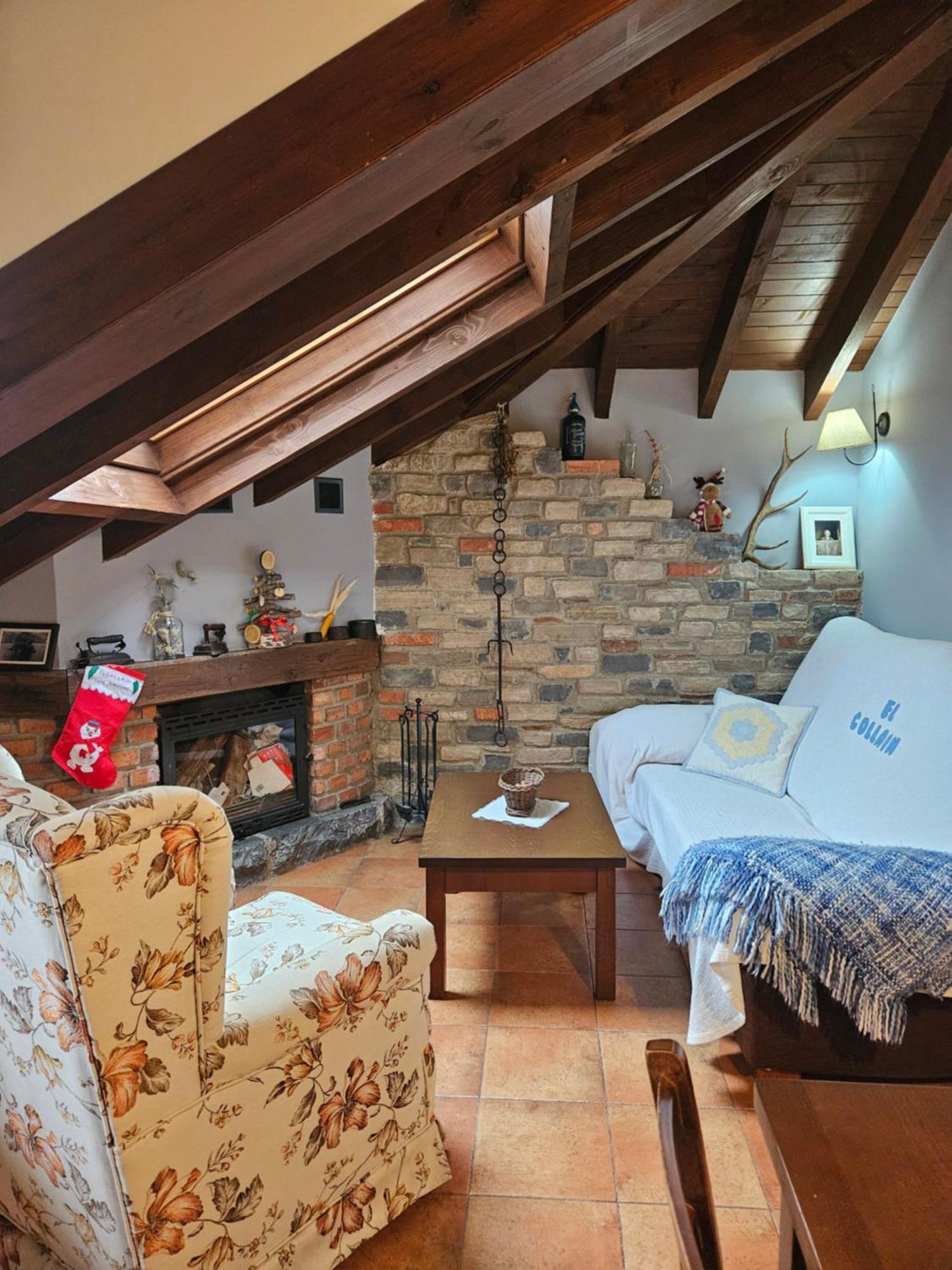 Apartamentos Rurales El Collain De Кампьельос Экстерьер фото